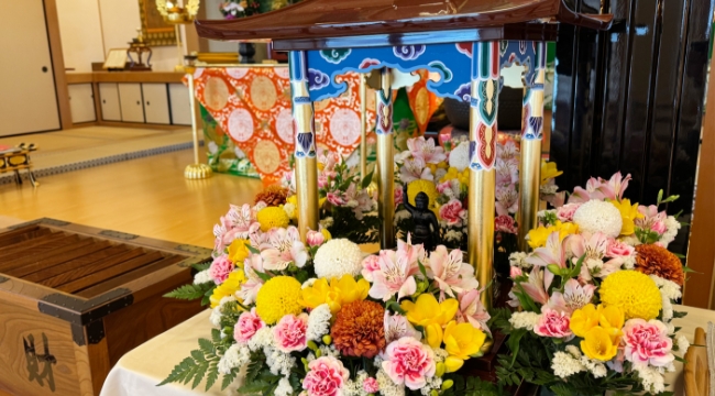 花まつり法要の様子